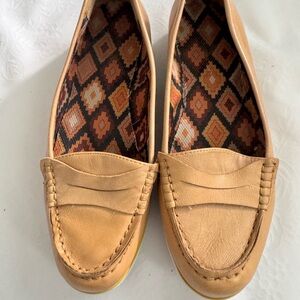 ✨ BCBGeneration Tan Leather Loafers – Brand New ✨
